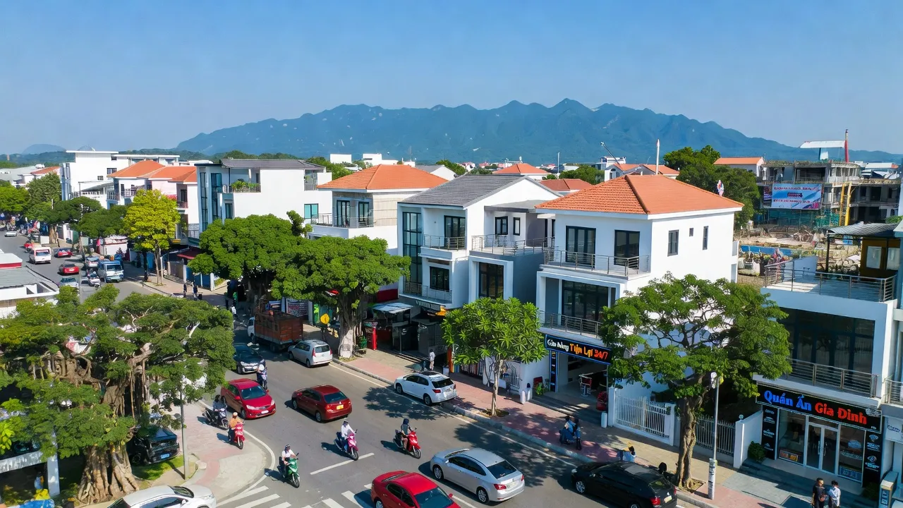 Thị trấn Núi Sập, Huyện Thoại Sơn, Tỉnh An Giang với cảnh quan đô thị hóa và phát triển kinh tế.