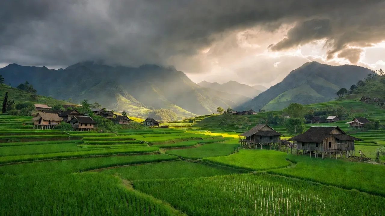 Xã An Toàn, Huyện An Lão, Tỉnh Bình Định với cảnh thiên nhiên tươi đẹp và làng dân tộc thiểu số.