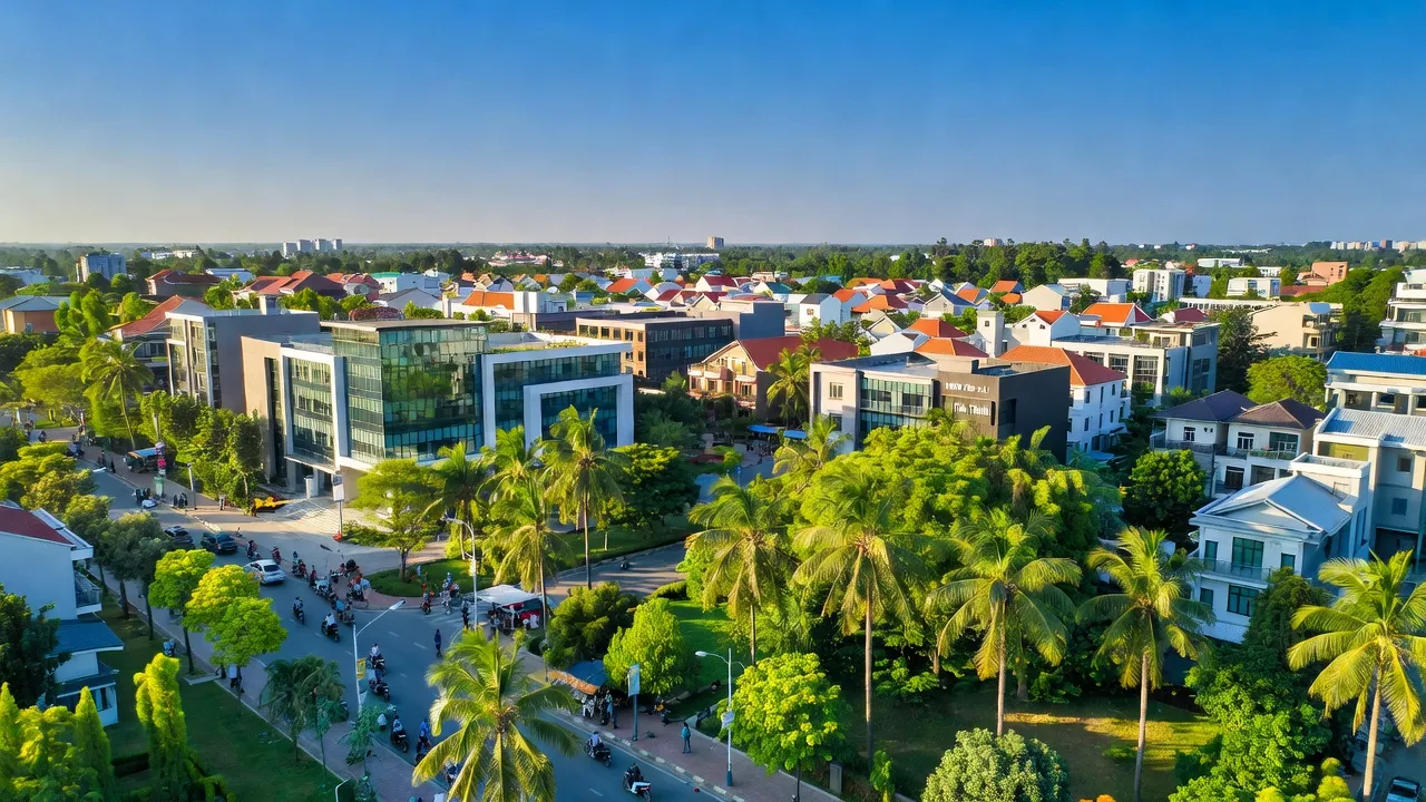 Khung cảnh thị trấn Tân Thành ở Bắc Tân Uyên, Bình Dương, với đường phố và thiên nhiên xanh tươi.