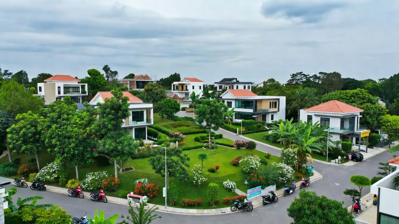 Khung cảnh bình yên Phường Phú Thịnh, thị xã Bình Long, xanh tươi và hiện đại ở Bình Phước.
