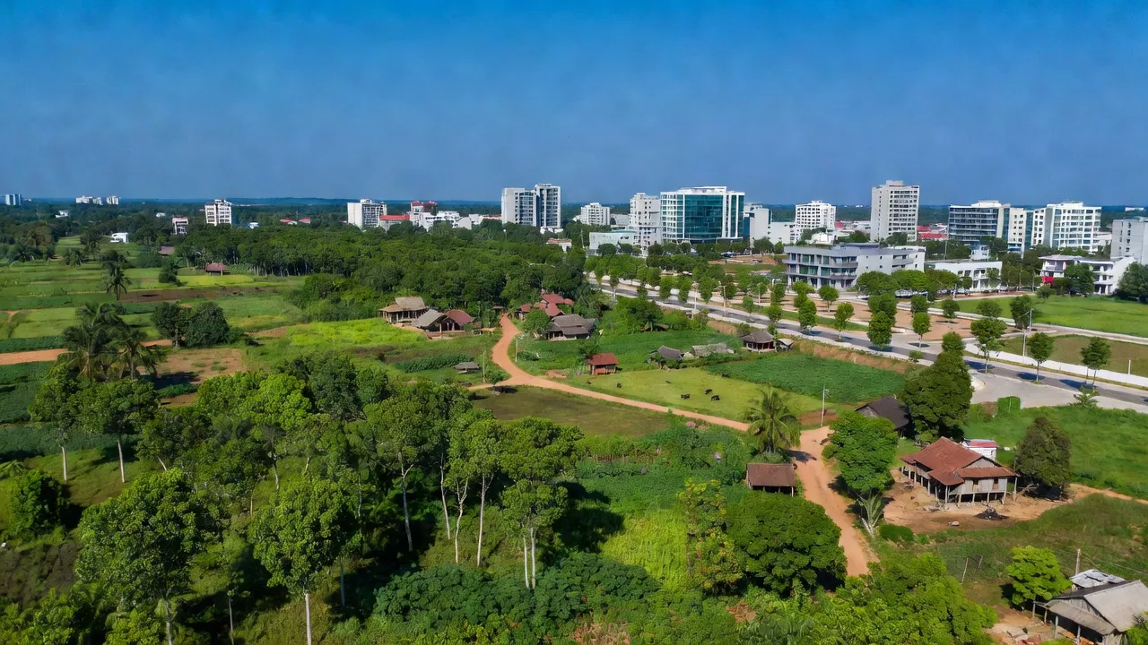 Khung cảnh phường Minh Thành, Thị xã Chơn Thành, Bình Phước với sự chuyển tiếp nông thôn và đô thị.