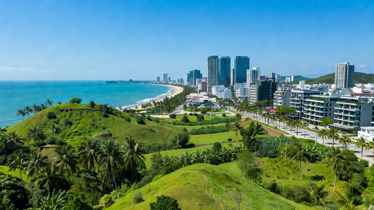 Khung cảnh yên bình tại Phường Phú Hài, Thành phố Phan Thiết, khí hậu biển và đô thị hiện đại.