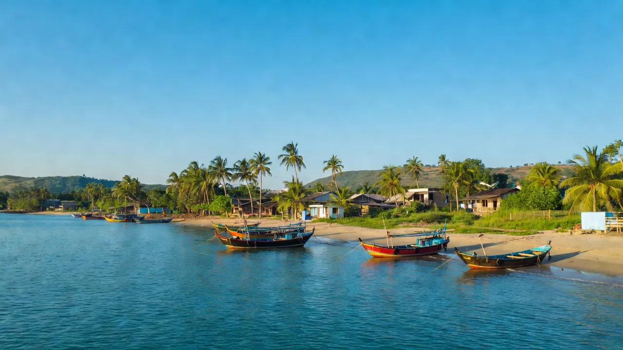 Khung cảnh thôn Phước Thể, huyện Tuy Phong, tỉnh Bình Thuận với bờ biển và thuyền đánh cá.