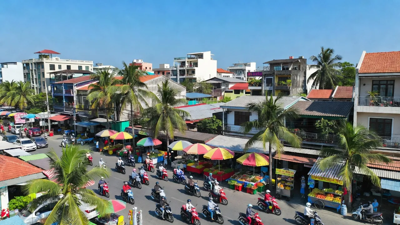 Phường Hòa Cường Nam, Đà Nẵng với cảnh quan đô thị và cuộc sống sôi động của người dân.