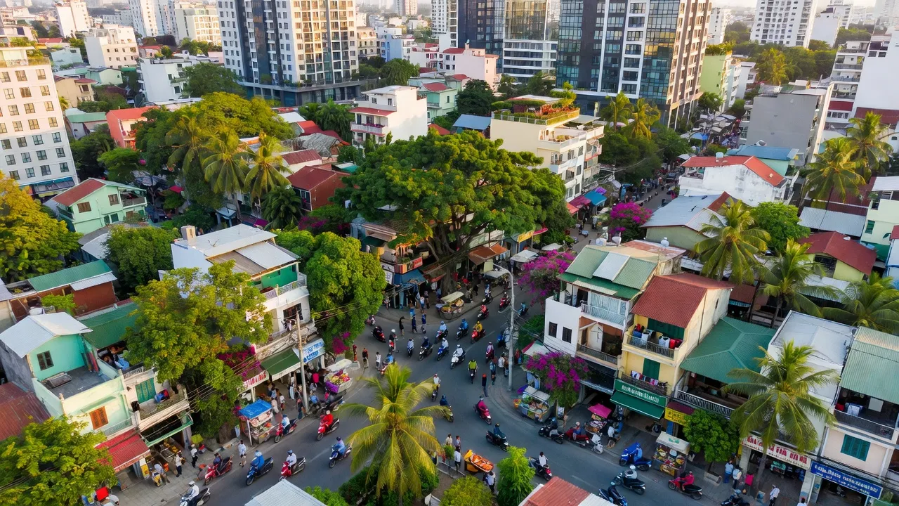 Phường Xuân Hà, Quận Thanh Khê, Đà Nẵng with urban development and vibrant streets.