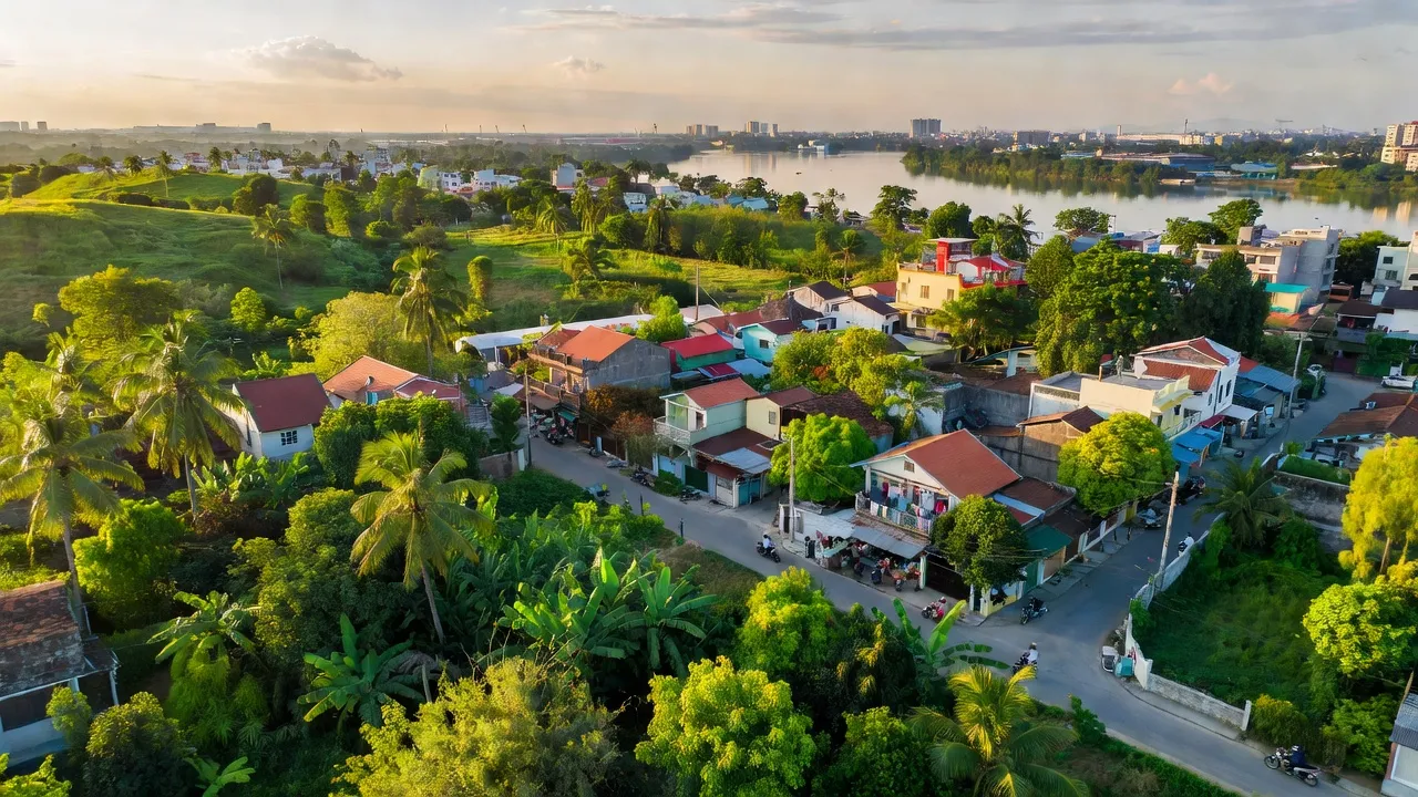 Phường Bửu Hòa, Biên Hòa, Đồng Nai với cảnh sắc thiên nhiên và kiến trúc địa phương.