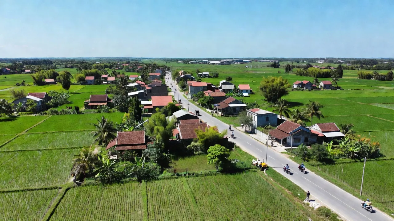 Khung cảnh yên bình xã Hưng Lộc, huyện Thống Nhất, tỉnh Đồng Nai với kiến trúc nông thôn.