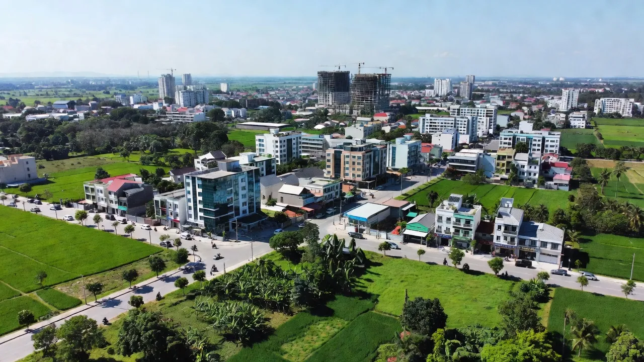 Khung cảnh tươi đẹp của Phường An Tân, Thị xã An Khê, tỉnh Gia Lai, với cảnh quan xanh và đường phố nhộn nhịp.