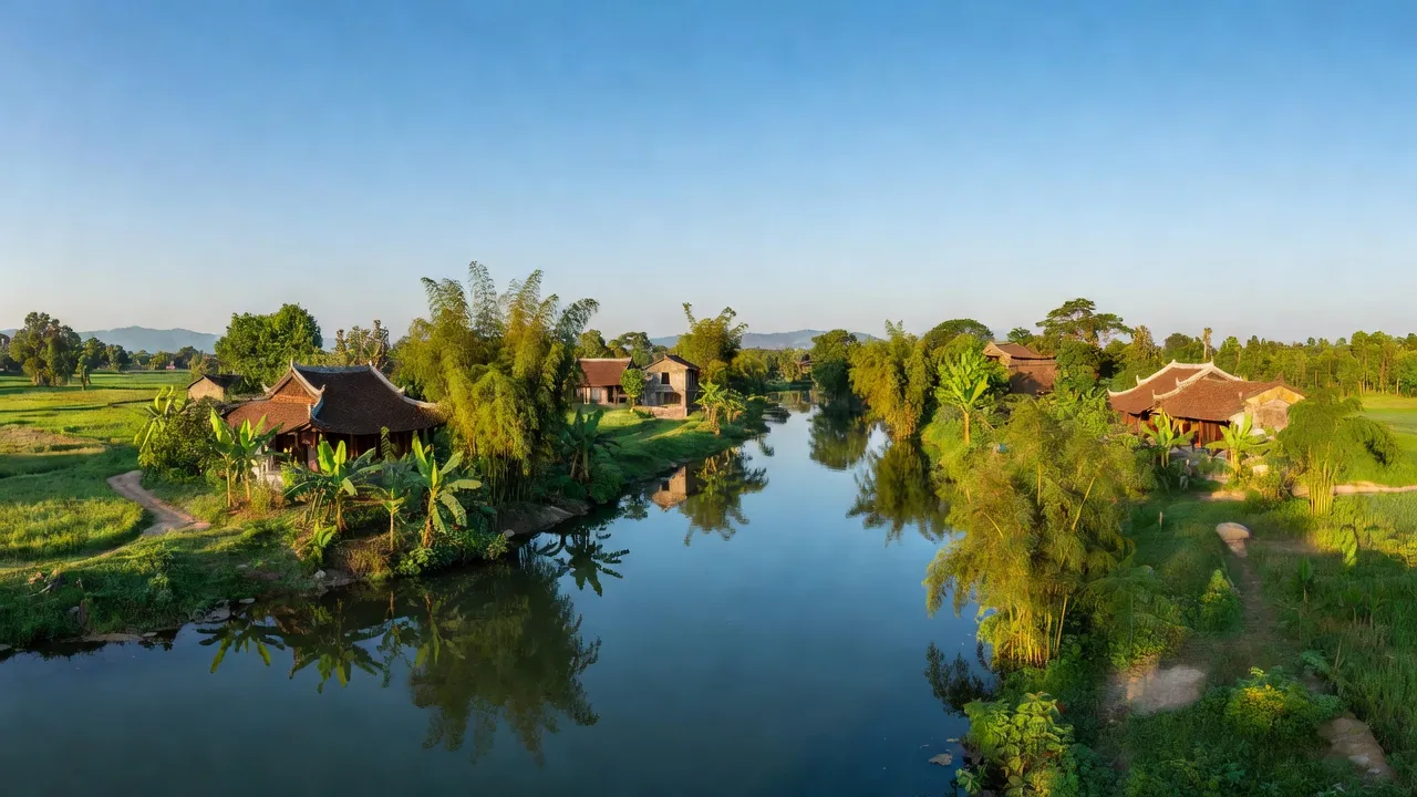 Hình ảnh xã Phùng Xá tại huyện Mỹ Đức bên sông Đáy, núi xanh tươi tốt, và nhà truyền thống.