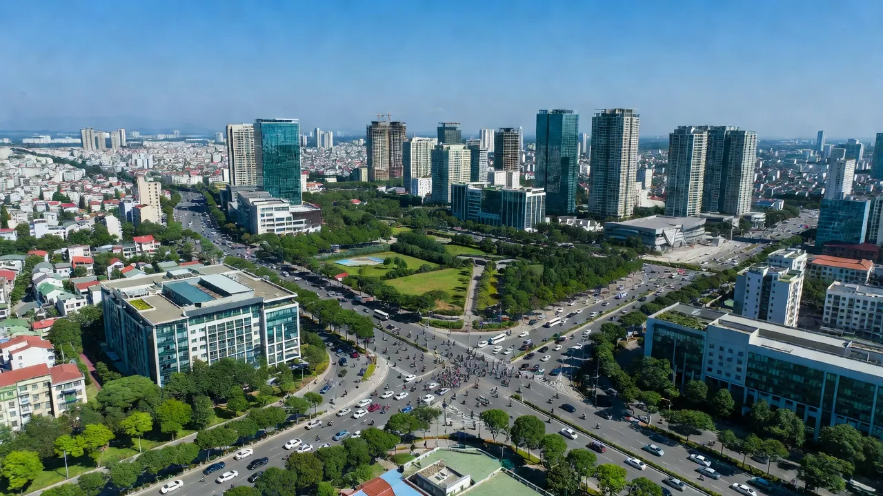 Khung cảnh đô thị nhộn nhịp tại Phường Đại Mỗ, Nam Từ Liêm, Hà Nội với các tuyến đường lớn và công viên xanh.