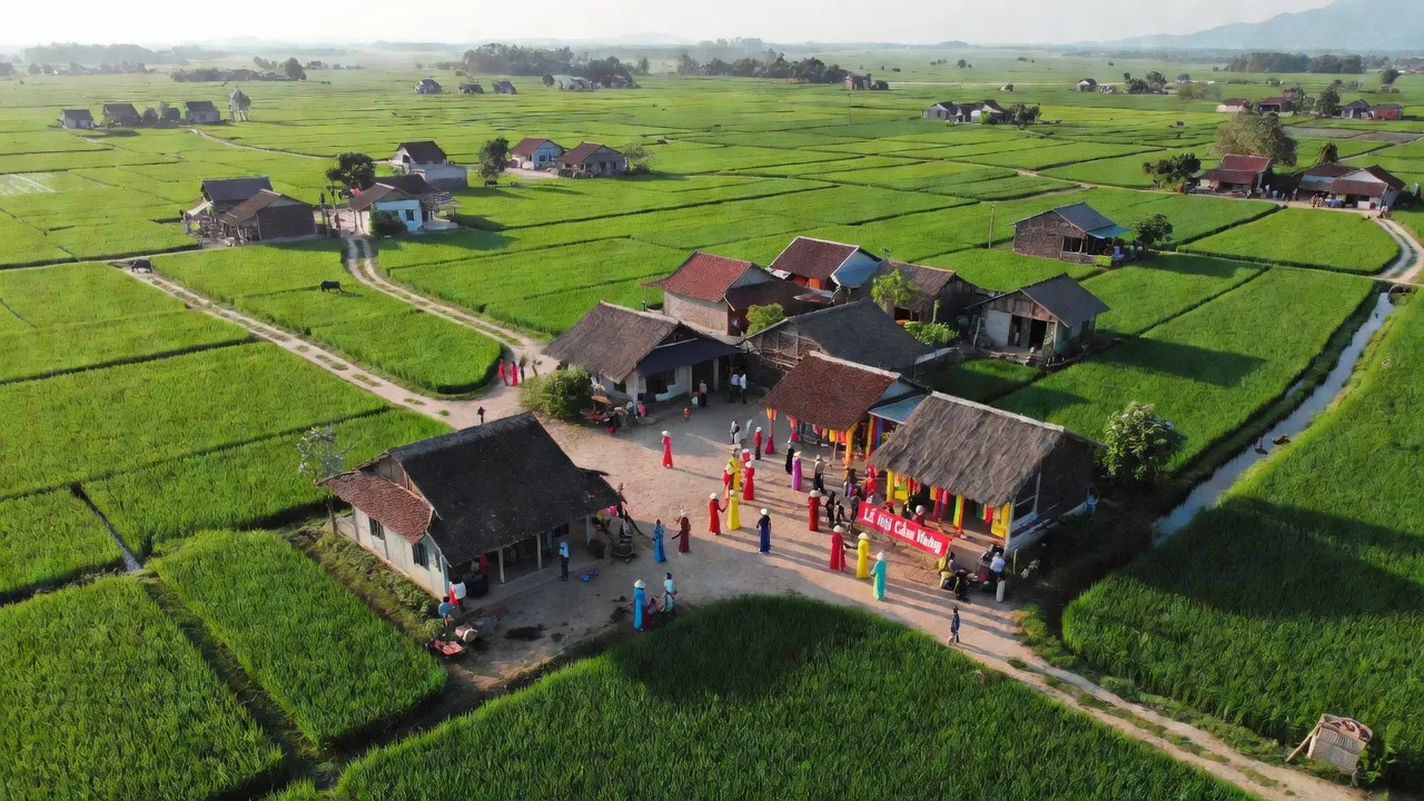 Cẩm Hưng - hình ảnh minh họa 1