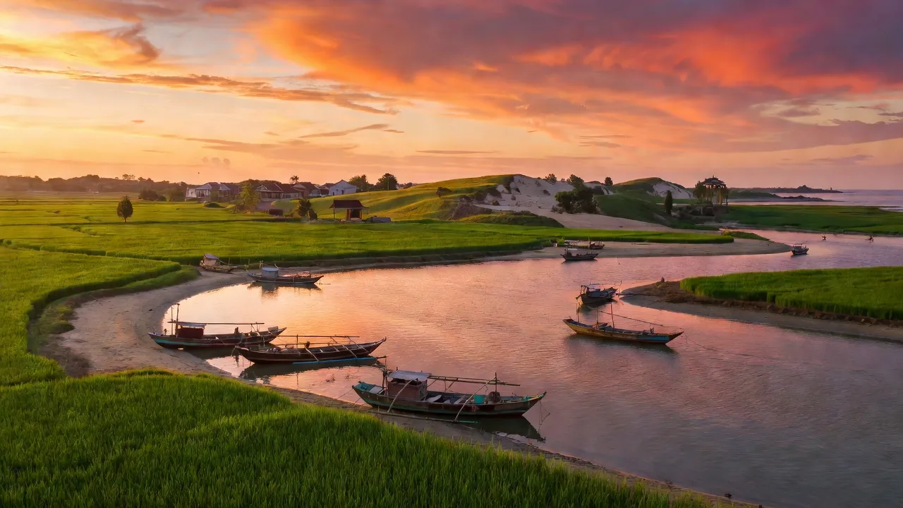 Cảnh đẹp xã Cẩm Nhượng, huyện Cẩm Xuyên, tỉnh Hà Tĩnh, cửa biển và thuyền đánh cá.