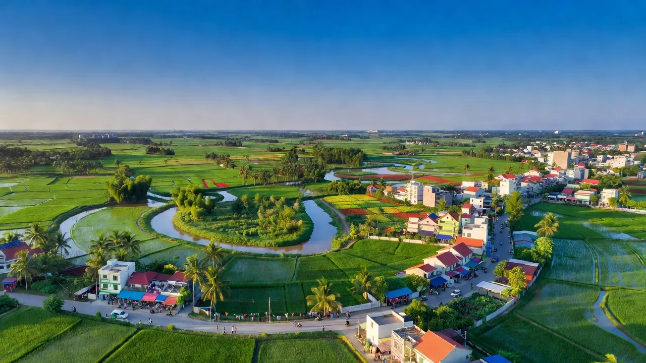 Huyện Kim Thành, Hải Dương với phong cảnh thiên nhiên tươi đẹp và phát triển kinh tế bền vững.
