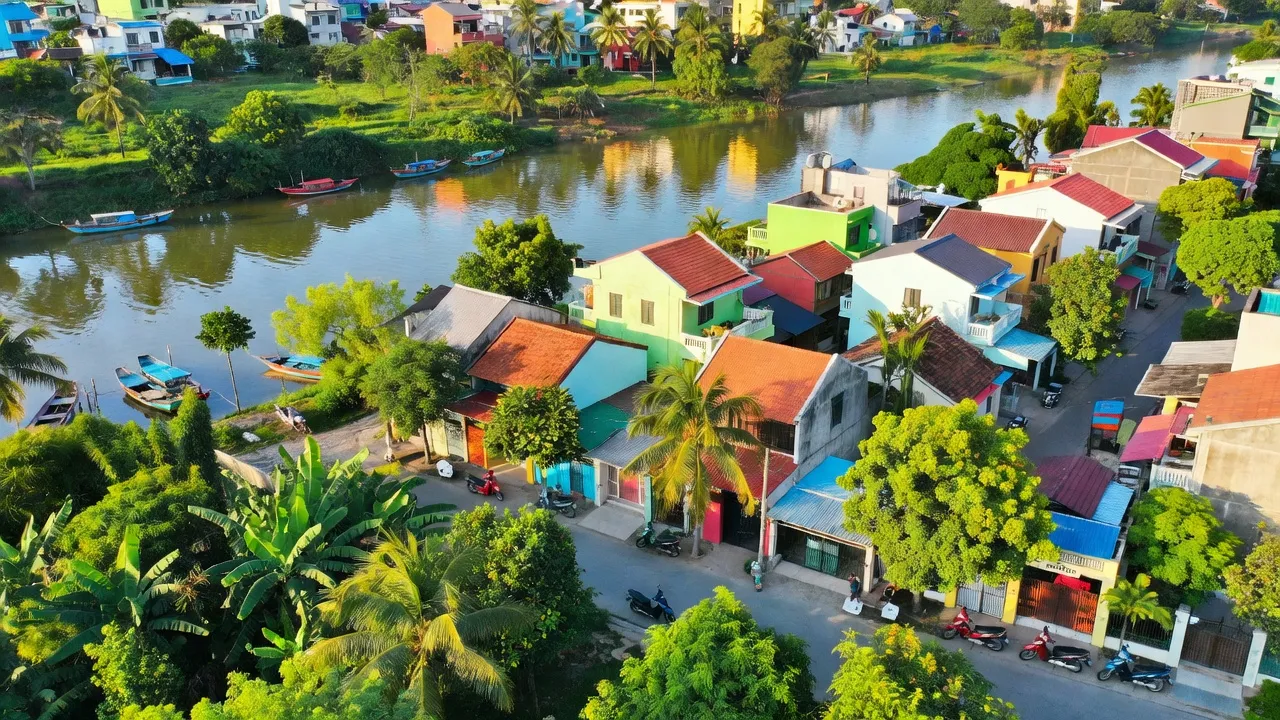 Khung cảnh phường Đa Phúc, Quận Dương Kinh, Hải Phòng với cây cối xanh tươi và khu dân cư.