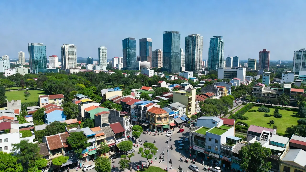 Khung cảnh Phường An Hưng, Quận Hồng Bàng, Hải Phòng với đường phố sống động và cây xanh.