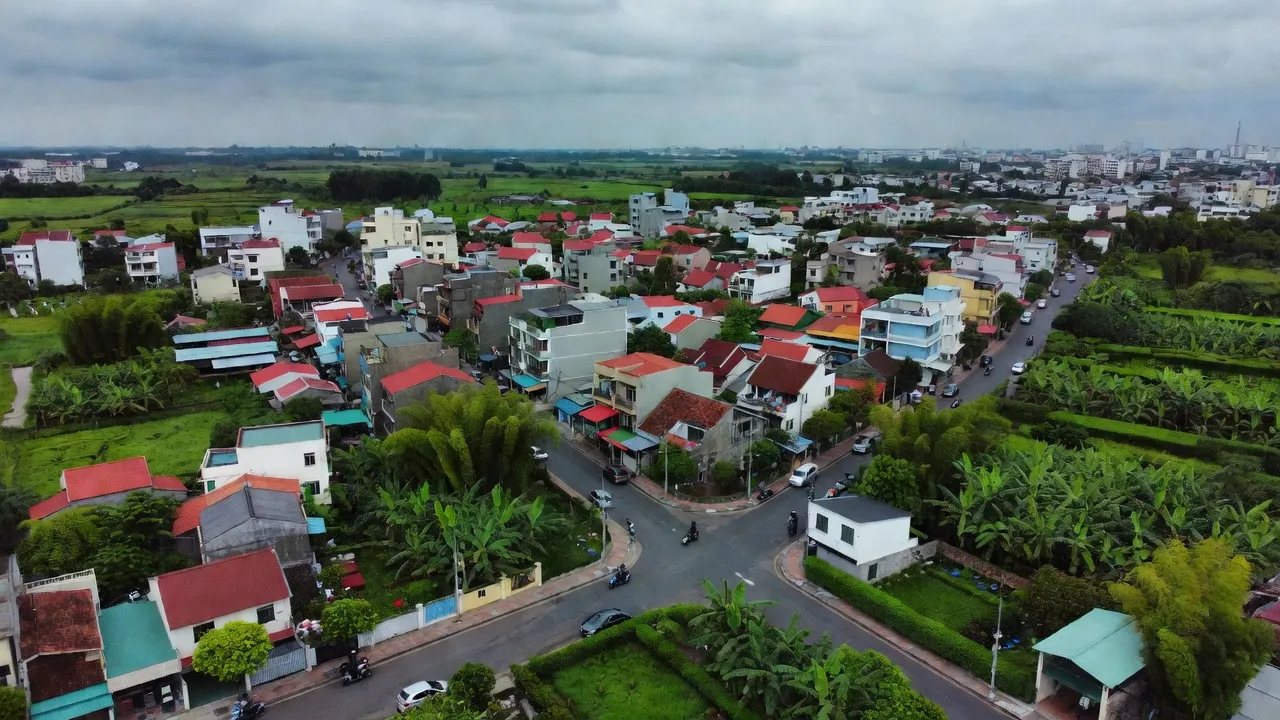 Khung cảnh Phường Hoa Động, Thủy Nguyên, Hải Phòng, với khu dân cư và đường giao thông chính.