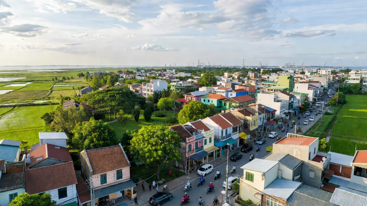 Quang Trung, Thủy Nguyên, Hải Phòng với cảnh đẹp tự nhiên và khu dân cư sôi động.