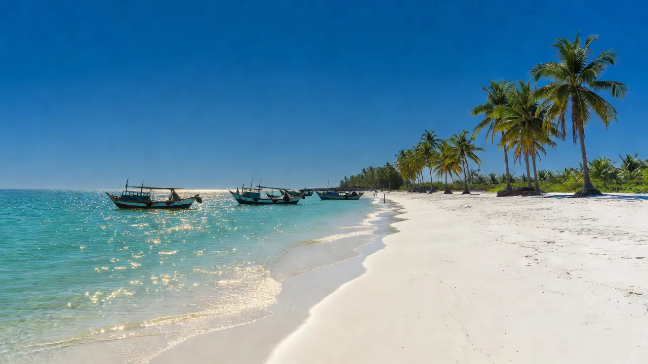 Bãi biển Lý Nhơn, huyện Cần Giờ với tàu đánh cá, cát trắng và dừa xanh, Thành phố Hồ Chí Minh.