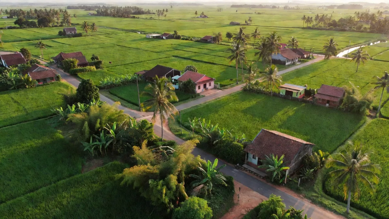 Khung cảnh xã Phạm Văn Cội, huyện Củ Chi, Thành phố Hồ Chí Minh, hiền hòa và xanh tươi.