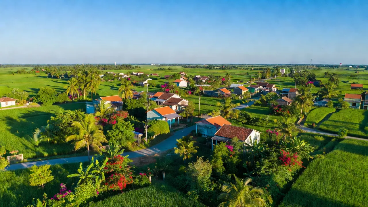Cảnh đẹp xã Tân Phú Trung, huyện Củ Chi, thành phố Hồ Chí Minh, với phong cảnh xanh tươi và đường giao thông