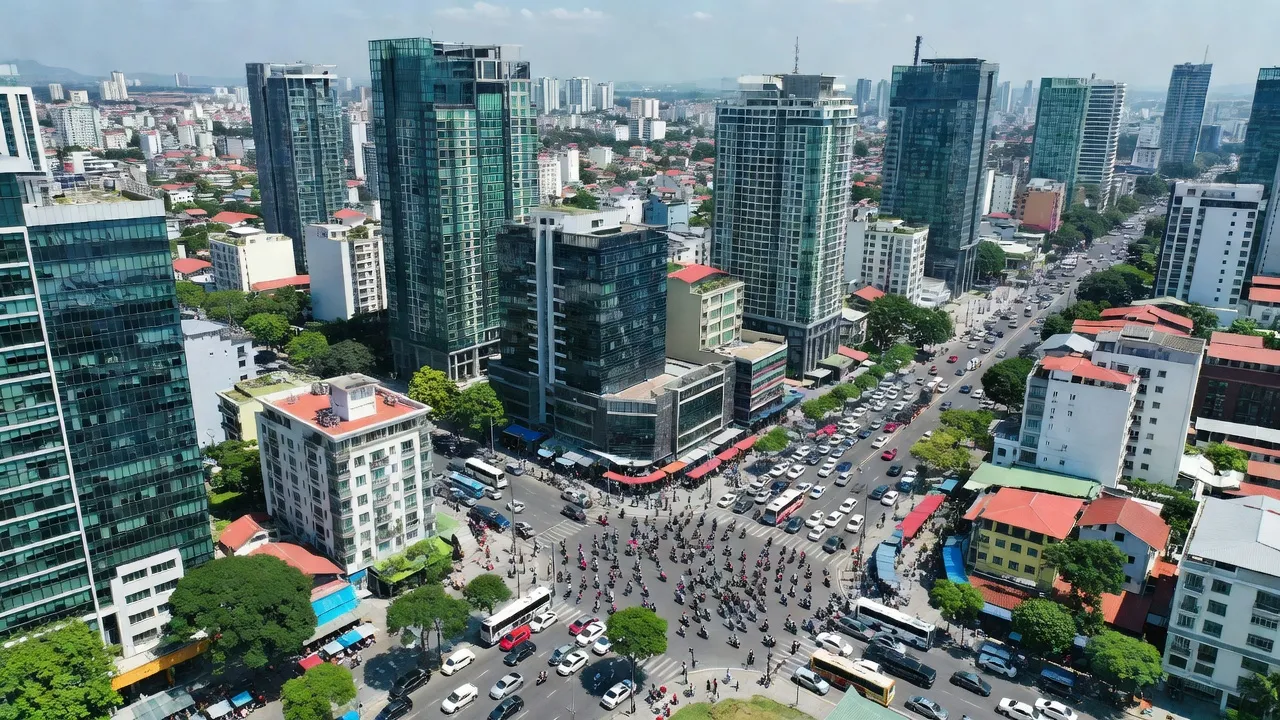 Khung cảnh Phường Bến Nghé, Quận 1, Thành phố Hồ Chí Minh với kiến trúc hiện đại và nắng đẹp.