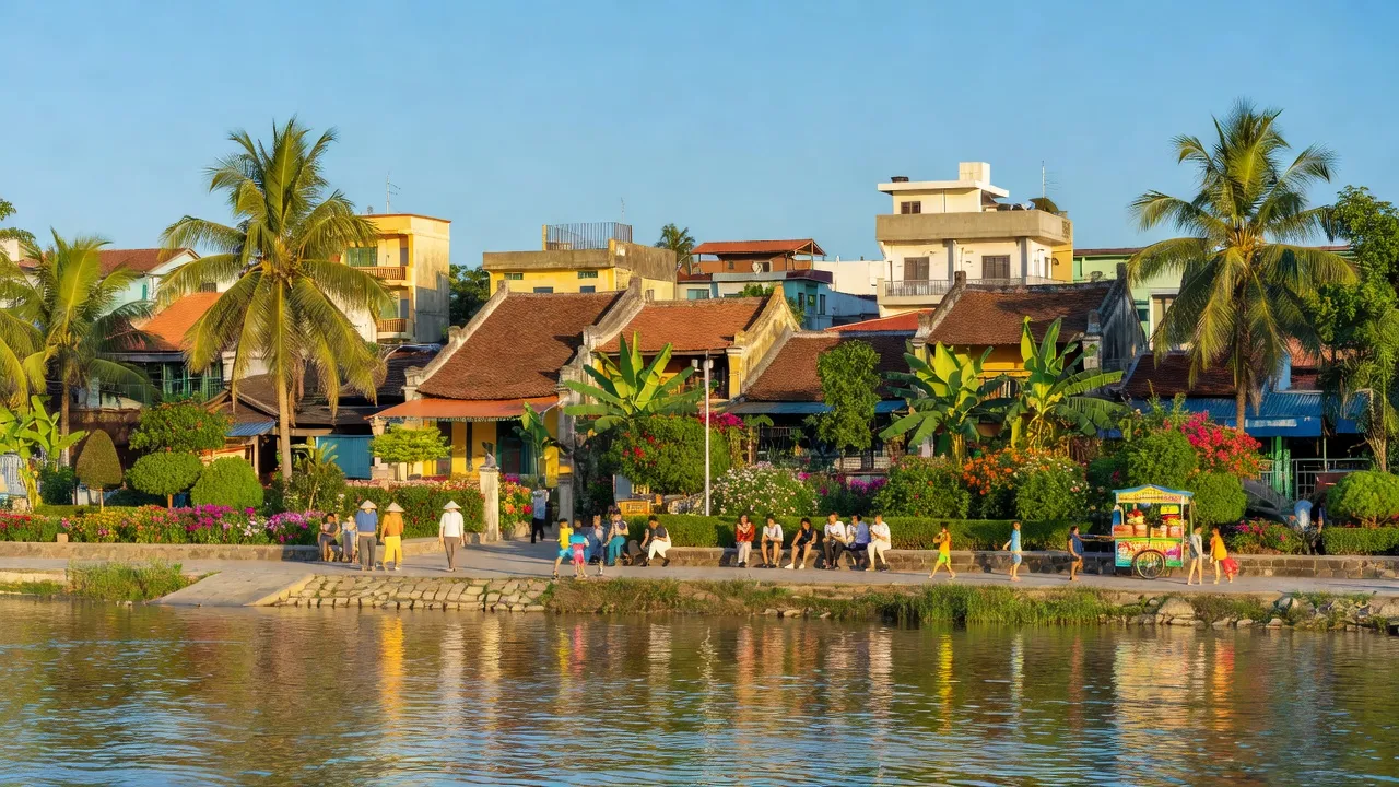 Phường Thuận Lộc, Quận Phú Xuân, Thành phố Huế với kiến trúc địa phương và sông Hương.