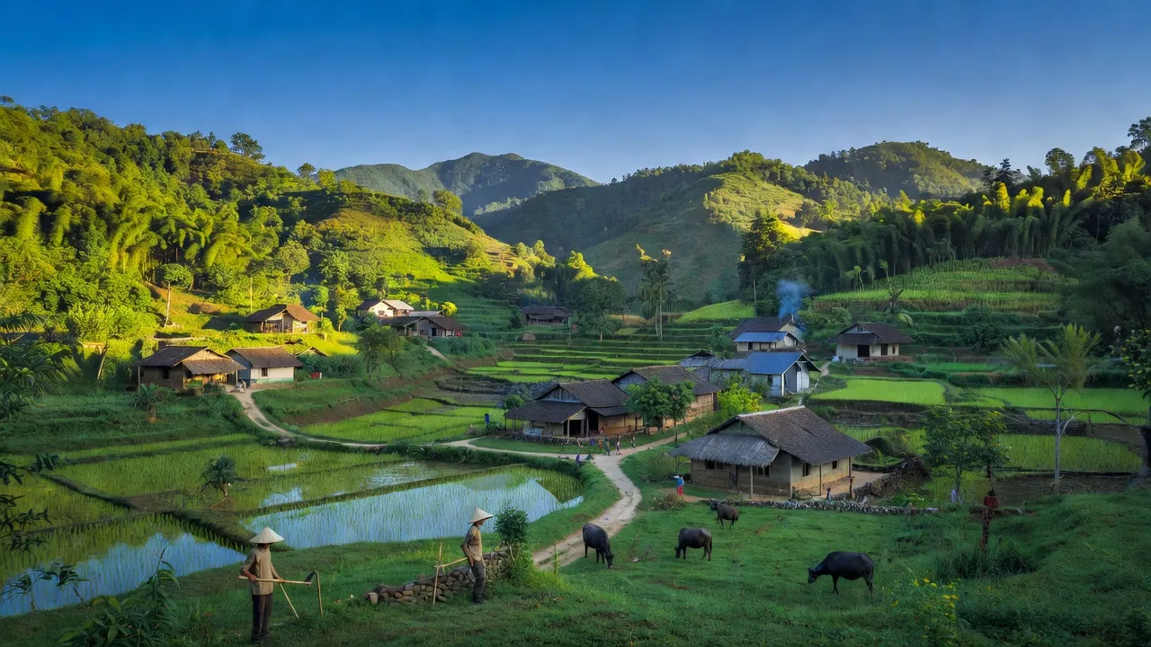 Khung cảnh yên bình xã Bài Sơn, huyện Đô Lương, tỉnh Nghệ An với núi rừng xanh tươi.