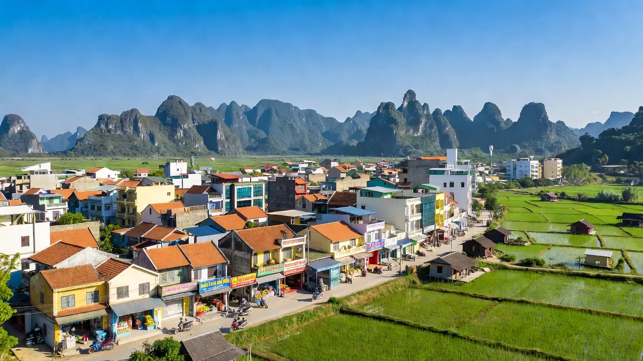 Vẻ đẹp của phường Tân Thành, thành phố Hoa Lư, tỉnh Ninh Bình, cảnh sắc đô thị và thiên nhiên tươi đẹp.
