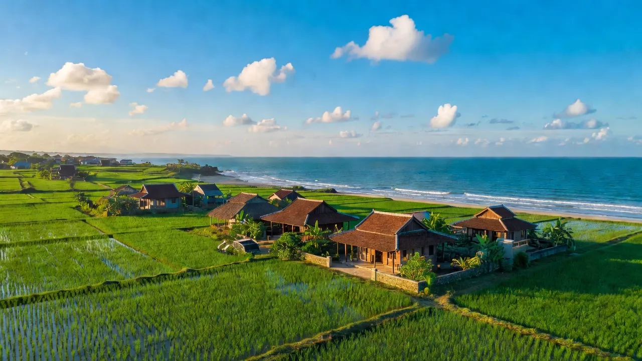Cảnh đẹp xã Hòa Tân Đông, Thị xã Đông Hòa, Tỉnh Phú Yên với kiến trúc truyền thống và bầu trời xanh.