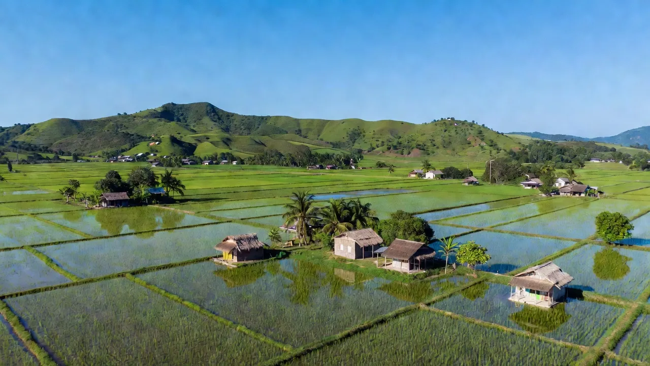 Khung cảnh huyện Gò Dầu, tỉnh Tây Ninh với đồng xanh và đồi núi, biểu tượng cho vẻ đẹp tự nhiên.