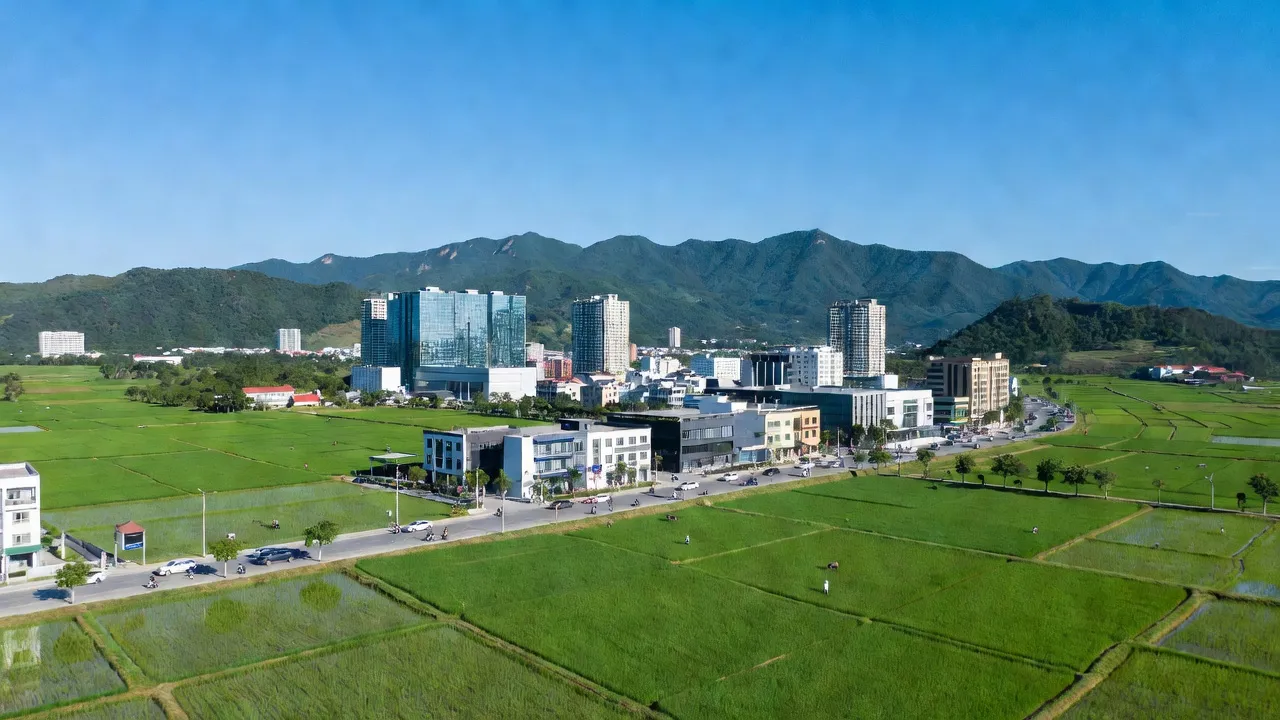 Quang cảnh huyện Bình Xuyên, Vĩnh Phúc với đô thị hiện đại và thiên nhiên xanh tươi.
